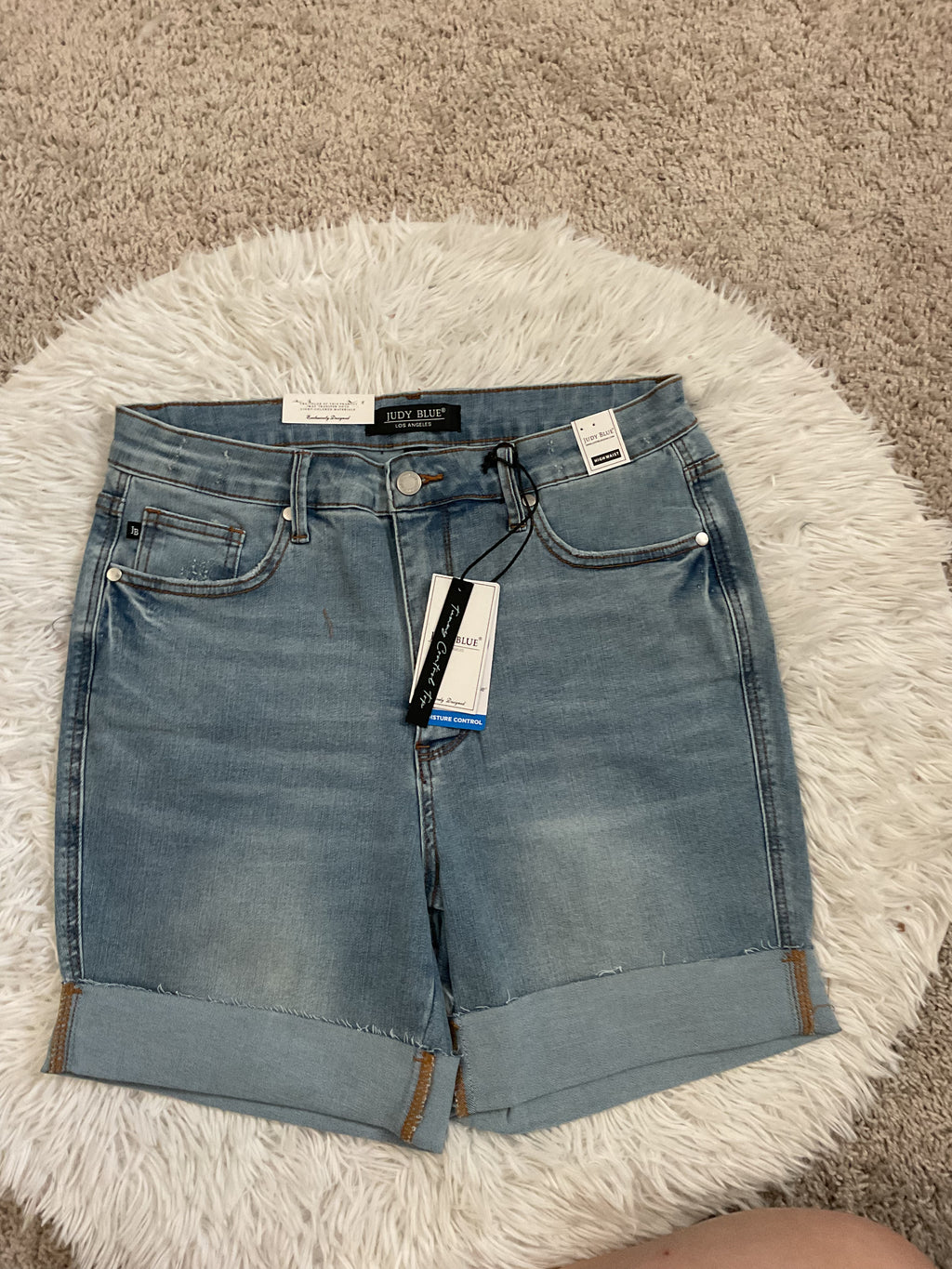 Judy Raw Hem Roll