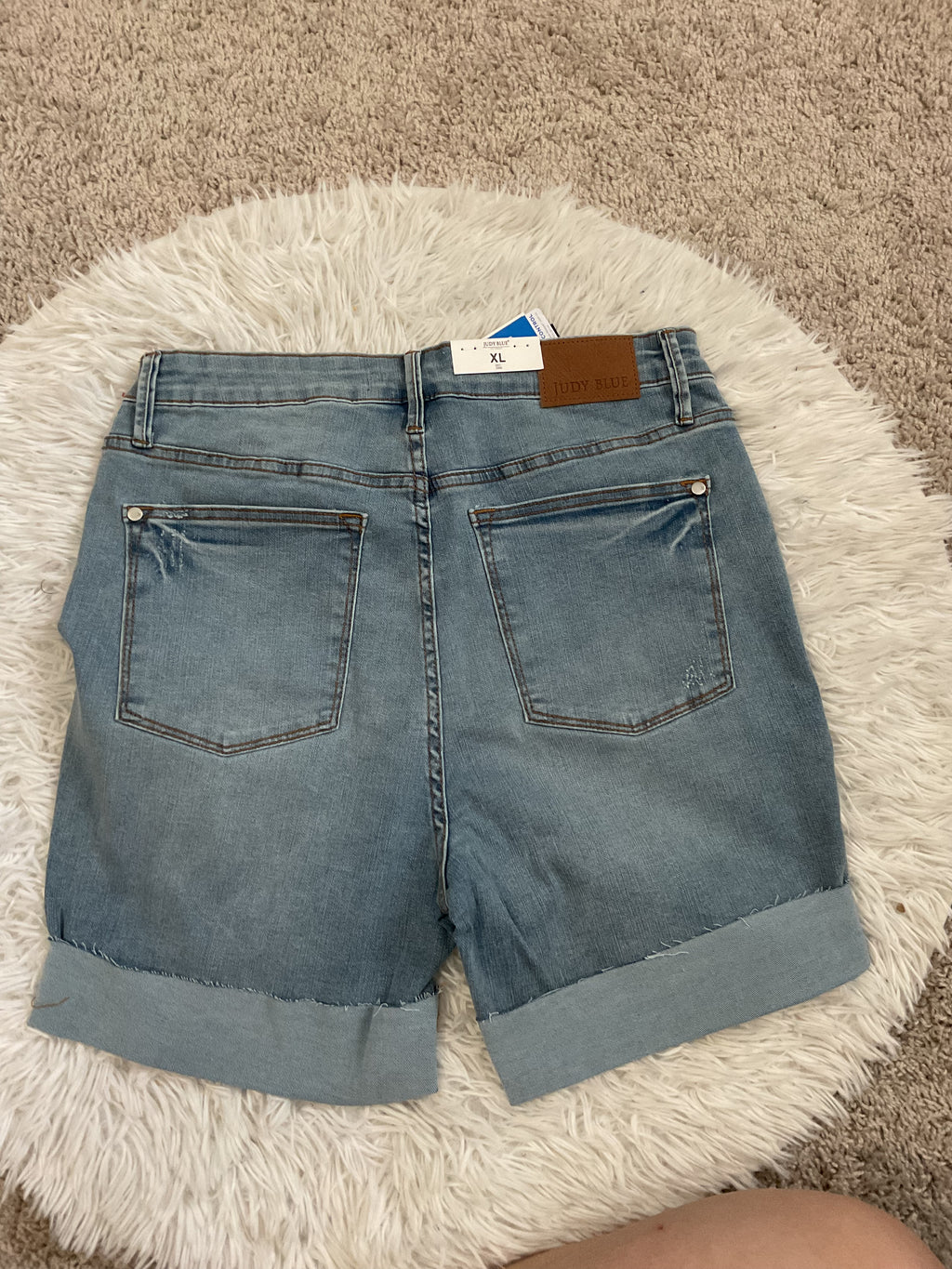Judy Raw Hem Roll