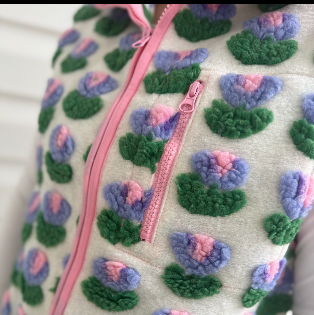 Women’s Textured Tulip Vest